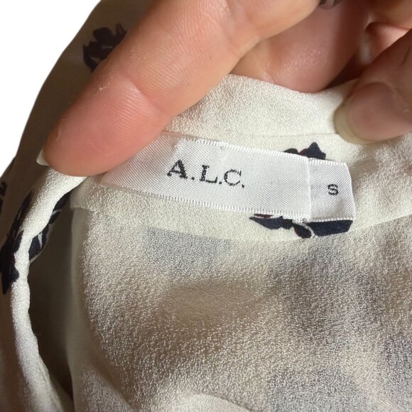 ALC FALLING IRIS  long sleeve silk top small white black flowers - Picture 8 of 8